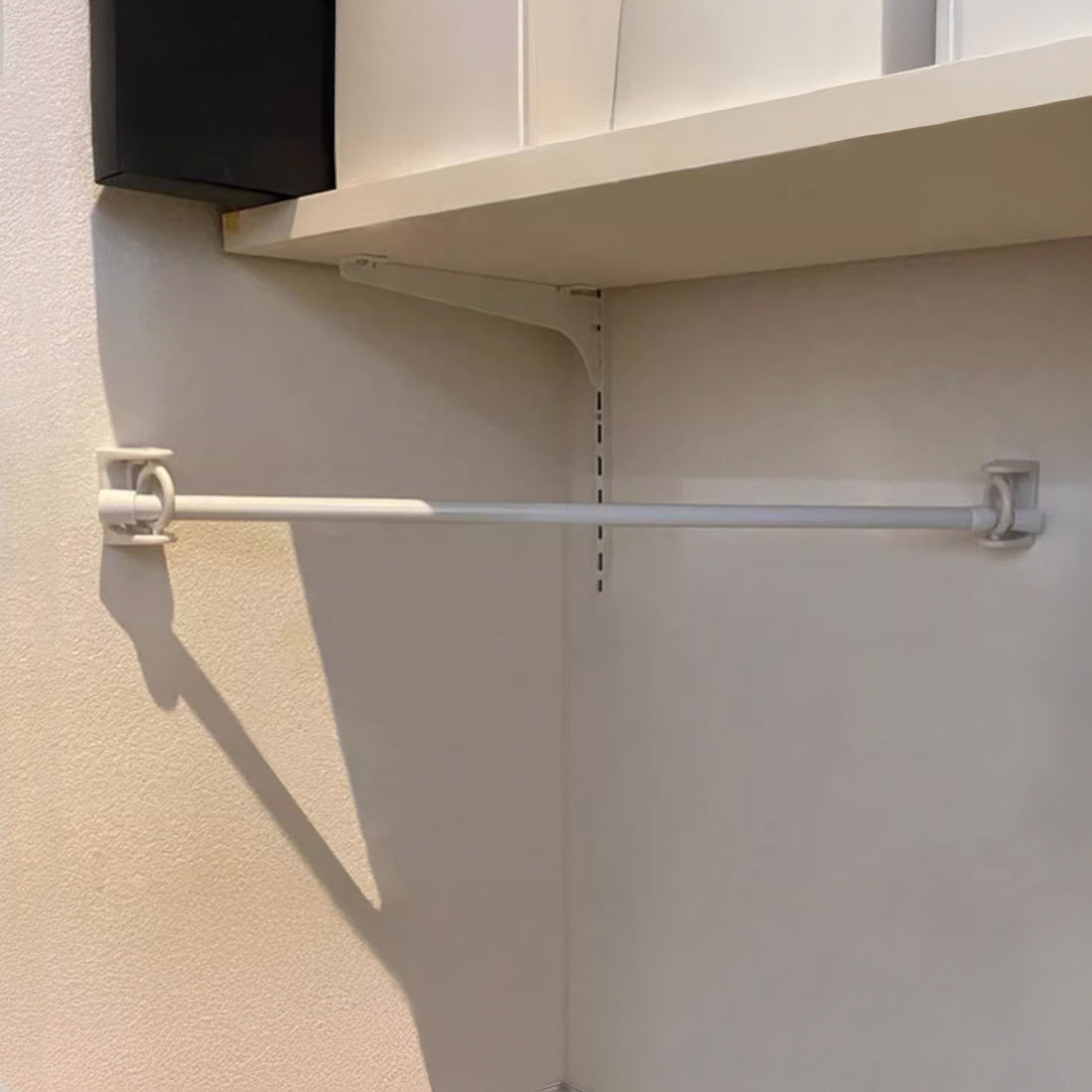 Rotating Ring Curtain Rod Brackets 可轉向免打孔掛桿圓環